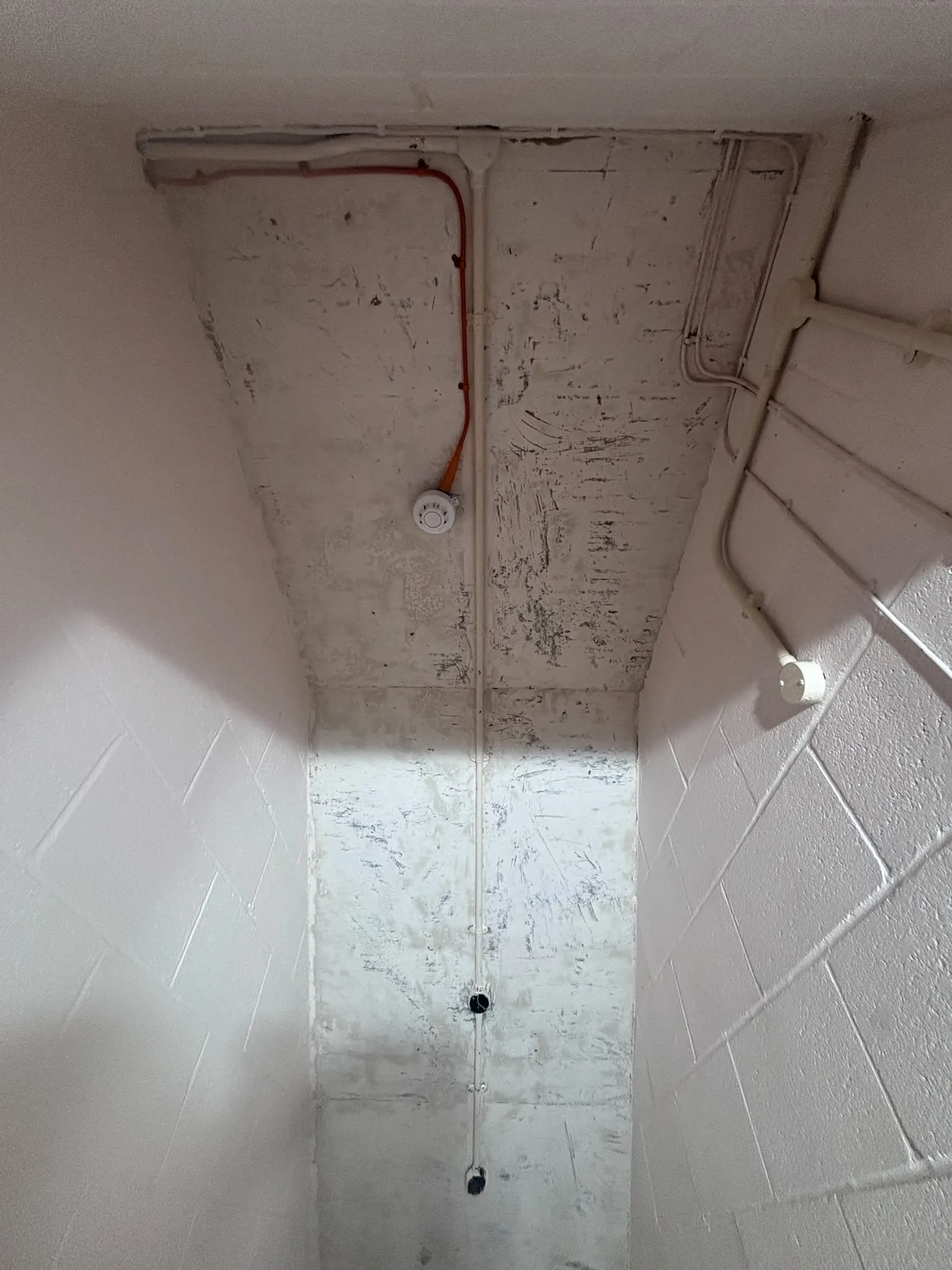Licensed asbestos gasket removal in a South Kensington commercial property